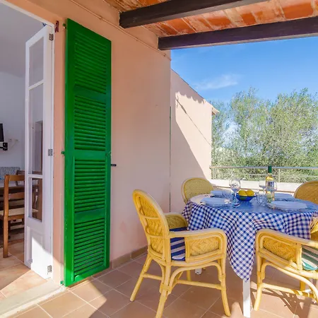 Danus Burguera P. Piso Apartment